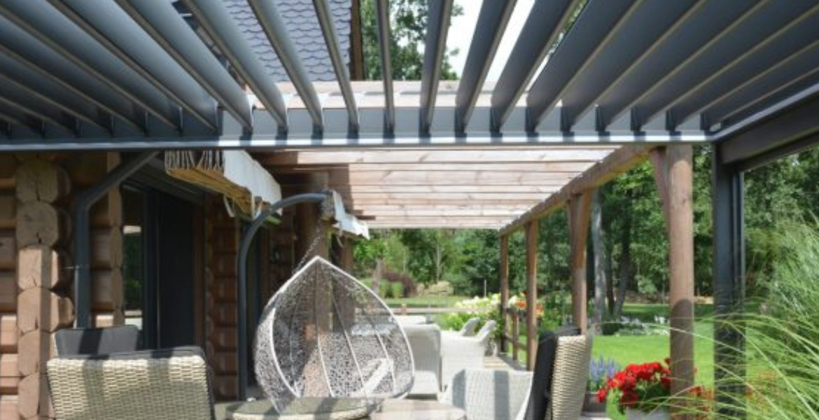 pergola w ogrodzie