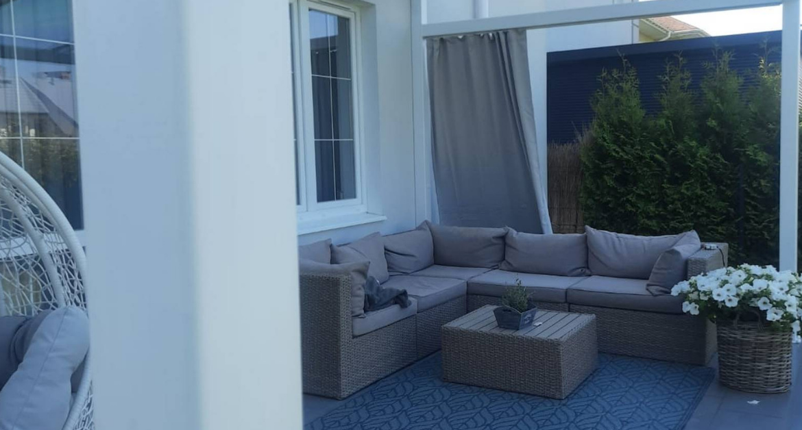 rosliny_na_taras_z_weranda